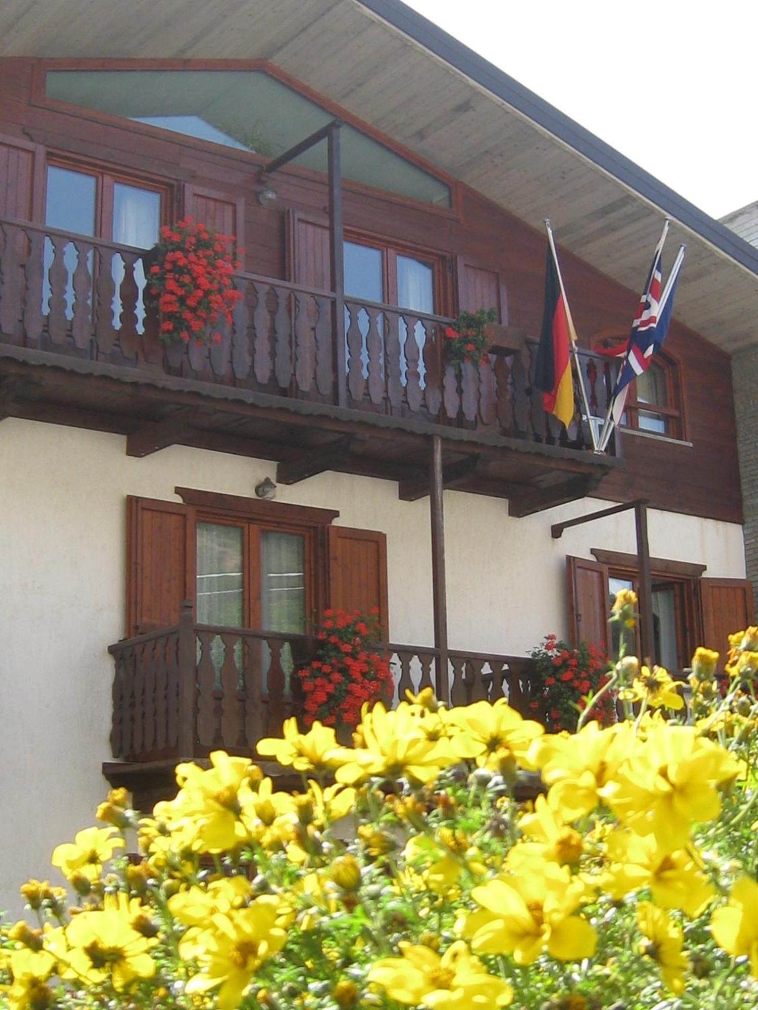 Hotel Villa Plinia Pragelato Εξωτερικό φωτογραφία